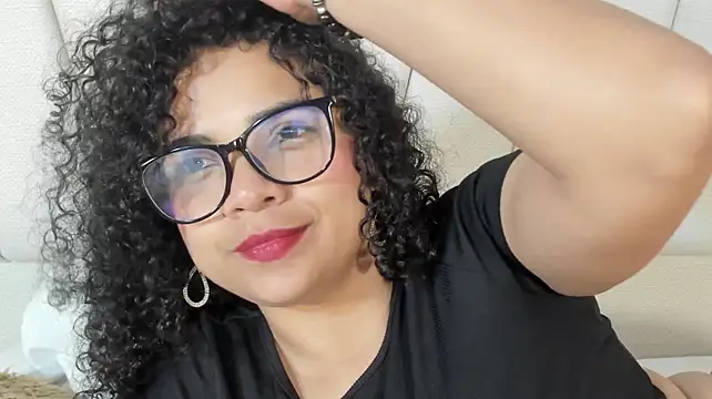 צ'אט XXX בשידור חי של Miaa_Star1