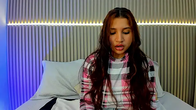 Chat +18 de Victoria_Rosee ao vivo