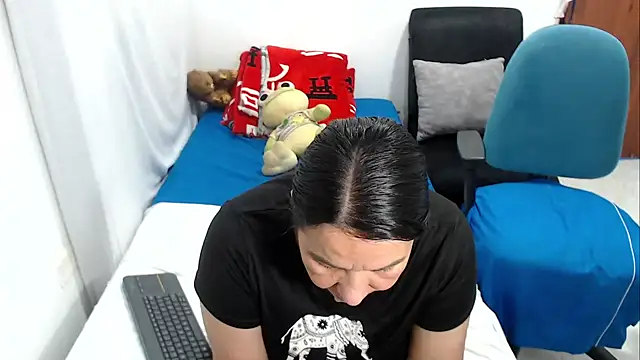 LAURA_Foxht 现场XXX聊天
