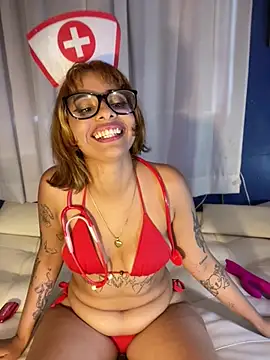 Chat XXX en directo de LeylaKnox