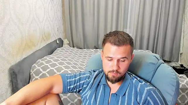 Vladik_b 在線直播表演