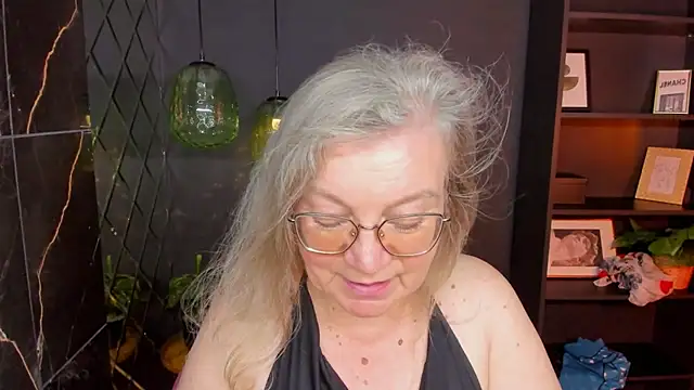 Chat +18 de NataliMellow ao vivo
