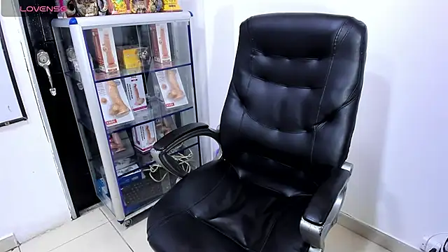Alexx_bigcockk's Webcam Show