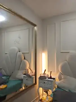Nahomyrain live XXX chat