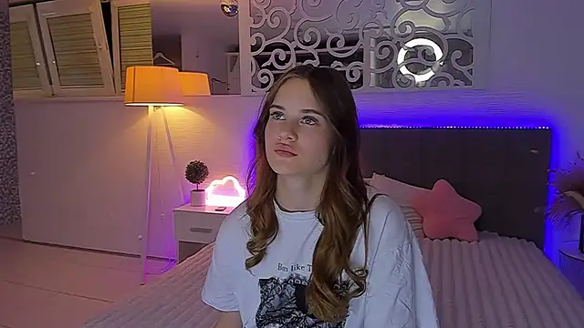 צ'אט XXX בשידור חי של LuisaClover