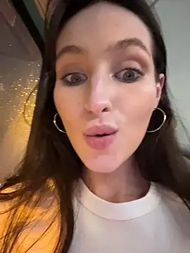 -missbehaving- Webcam show