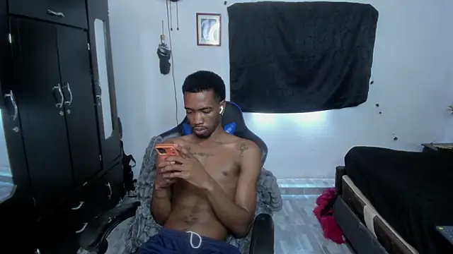 Show de Kofi_exotic_2 na webcam