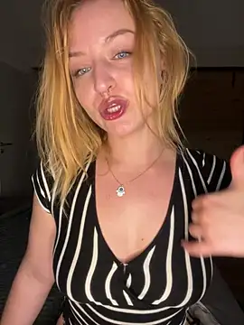 CherryyCheeks Live XXX-Chat