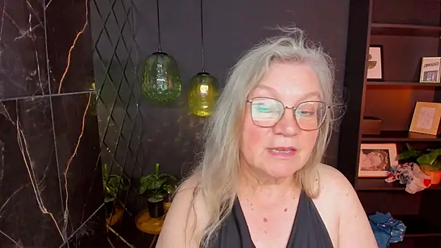 Chat +18 de NataliMellow ao vivo