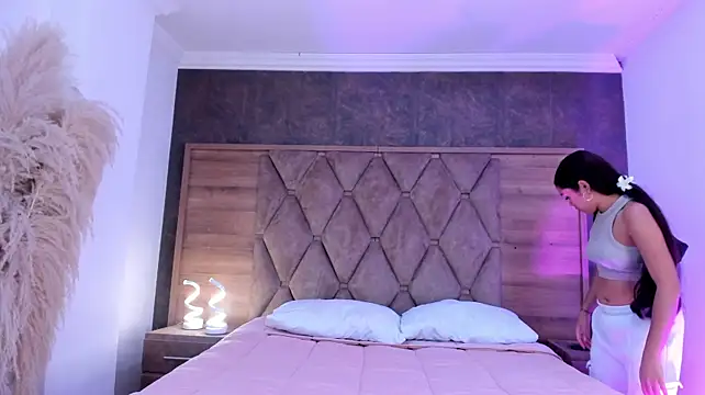 CarolineFyre live XXX chat