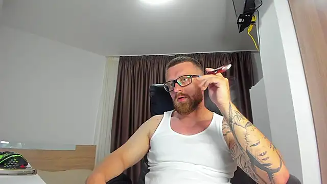 Webkamerová show Findom_guy