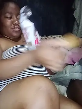 ChubbyMidgetxxx19's Live XXX Chat