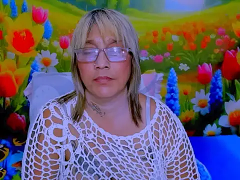 indianroxy's Live XXX Chat