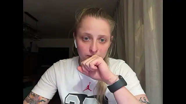 LeaWetGirl Webcam-Show