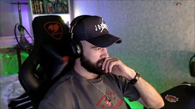 _Serious_Man live XXX chat