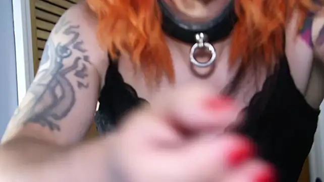SubmissiveSabrina's Webcam Show