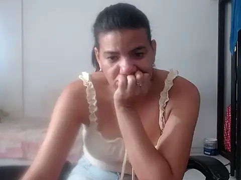 Adriana_0312 라이브 XXX 채팅