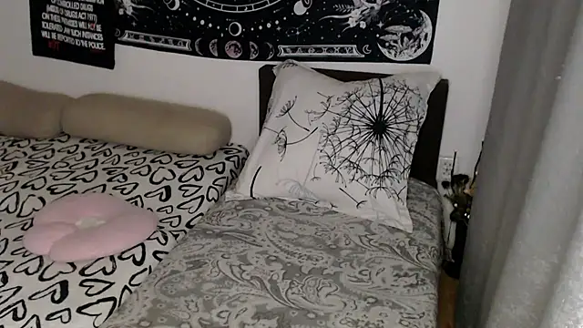 AlienforTwenty Live XXX-chat