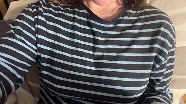 Lucyschickt Шоу с уебкамера
