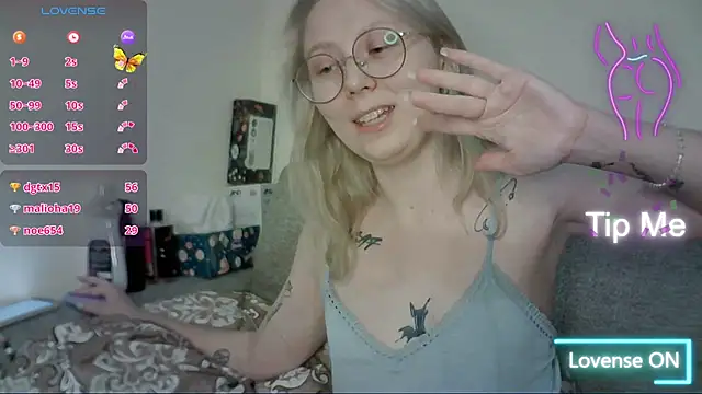 NaozuQAce – Naživo XXX chat