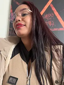 Sara-77 webcam show
