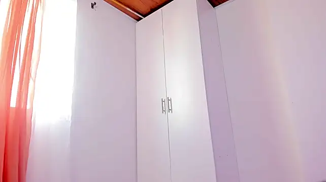 sarahnanksdoll live XXX chat