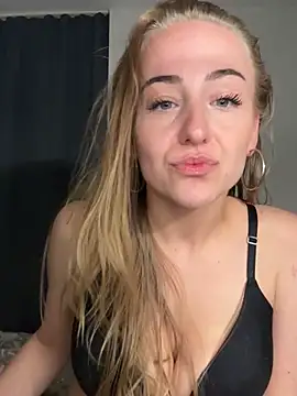 Cutie_Sara – Kamerová šou