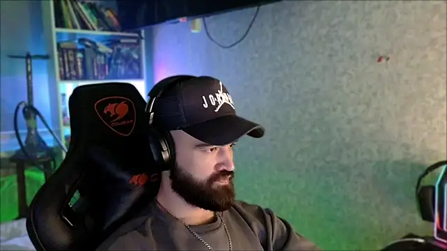 XXX chat uživo modela _Serious_Man