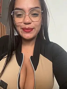 Chat XXX en directo de Sara-77
