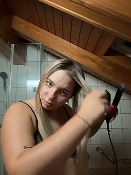 Naomi-Klein Adlı Modelin Canlı XXX Sohbeti
