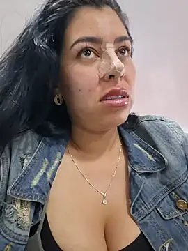 Luianna 在線直播表演