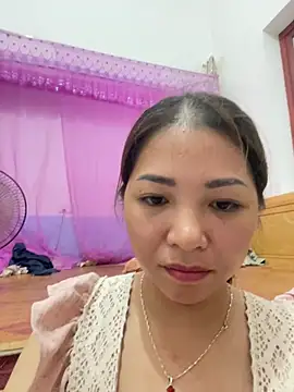 Phiea-nc94's Live XXX Chat