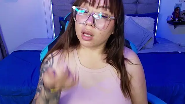 צ'אט XXX בשידור חי של Kata_Bigboobs