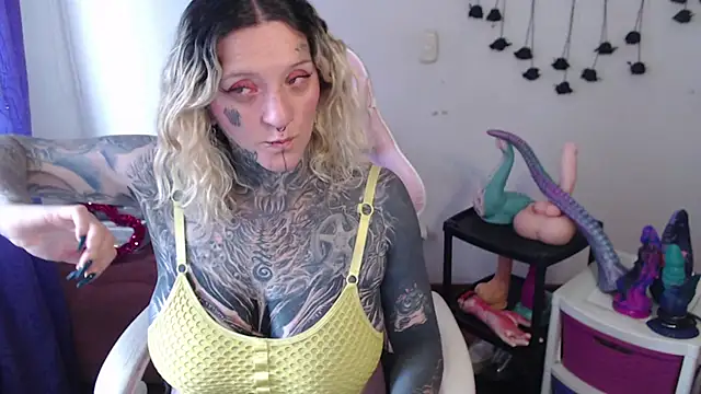 SLOPPYTITSS élő XXX-chatje