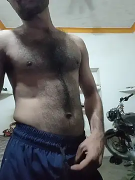 Pokazy przed kamerką – Horny_Cock_85