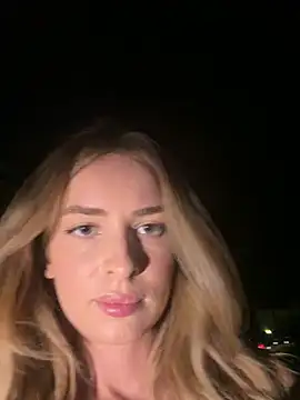 EvieEvans live XXX chat