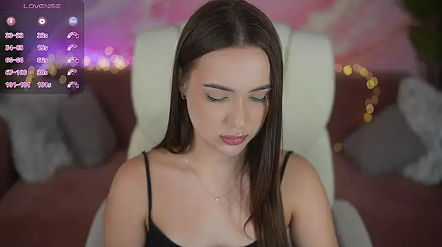 Show modela OliviaMoore_ na web-kameri
