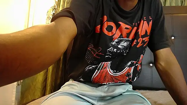 Show modela anthony_bbc_ na web-kameri
