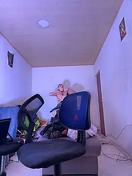 Chat +18 de MARILYNKOVANOVA ao vivo