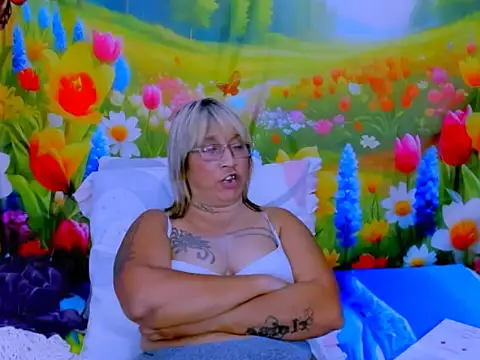 Chat +18 de indianroxy ao vivo