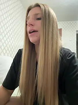 adel_secret's Live XXX Chat