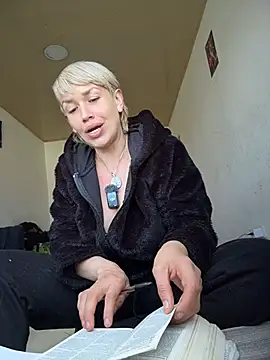 MARILYNKOVANOVA Adlı Modelin Canlı XXX Sohbeti