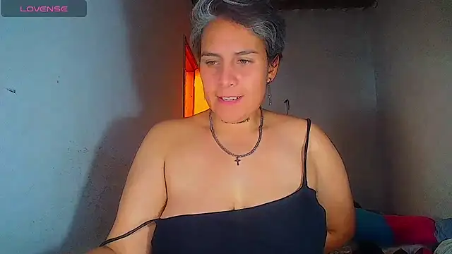 Yessi_rousse's Live XXX Chat