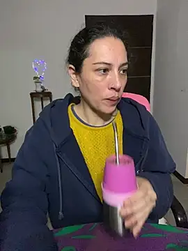 צ'אט XXX בשידור חי של argeisha