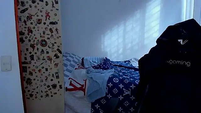 הופעת וובקאם של Tommy_Bred