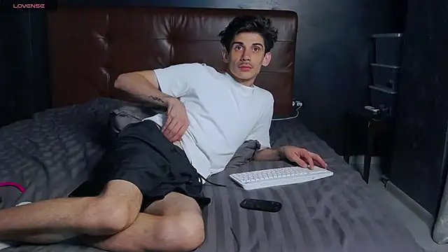DanielCrush1's Live XXX Chat