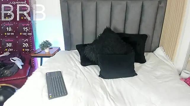 MiaGinger_'s Live XXX Chat