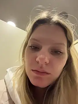 XXX chat uživo modela MaryHiggins