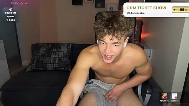 Webkamerová show lukedesirablee
