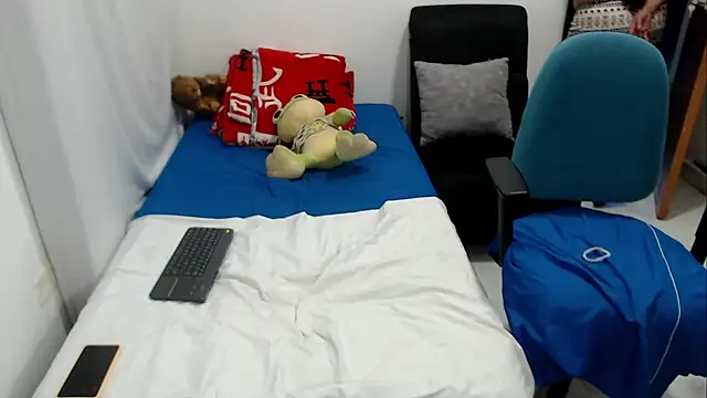 LAURA_Foxht live XXX chat